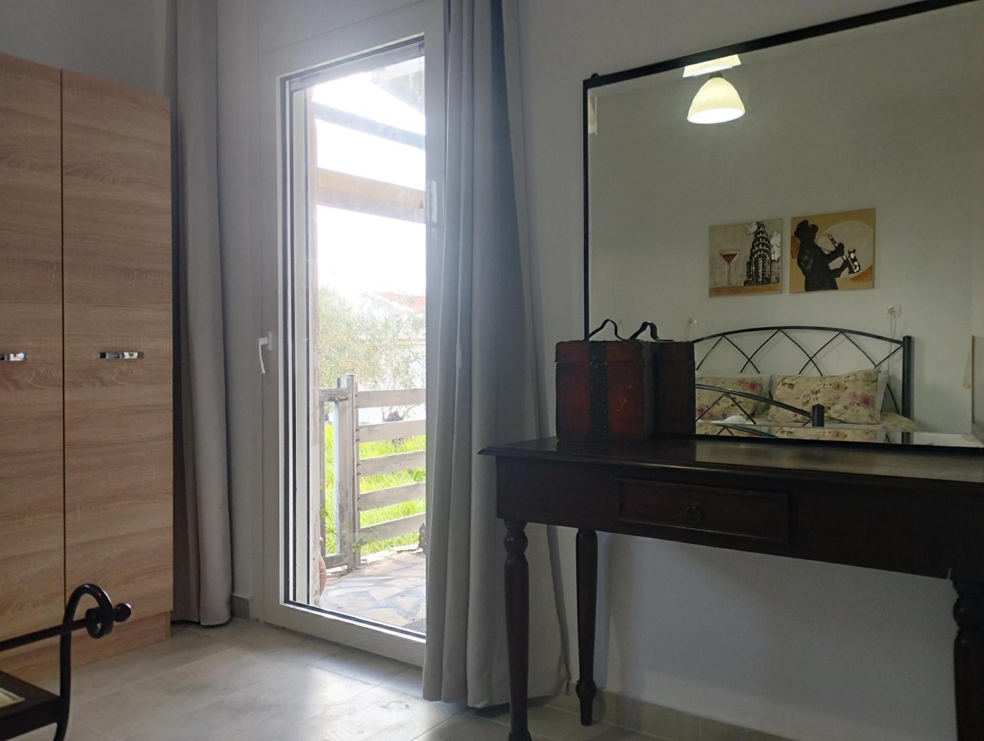 Spiti Lou Apartment Notos ภายนอก รูปภาพ